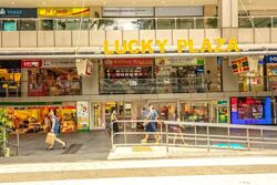 Lucky Plaza (D9), Retail #575758091